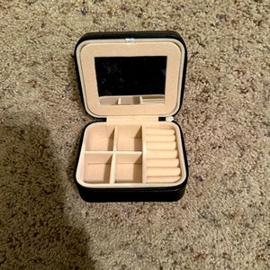 Jewelry case